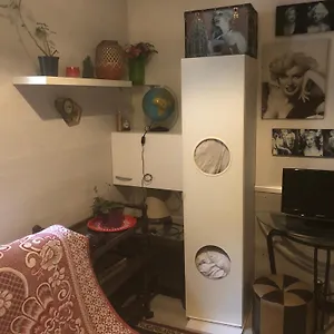 studio-marylineporte-de-clichy-2-personnes-tout-confort.fr-paris.fr/